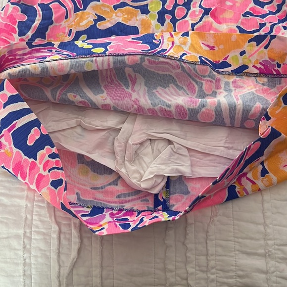 Lily Pulitzer skirt with built in shorts - Picture 5 of 5